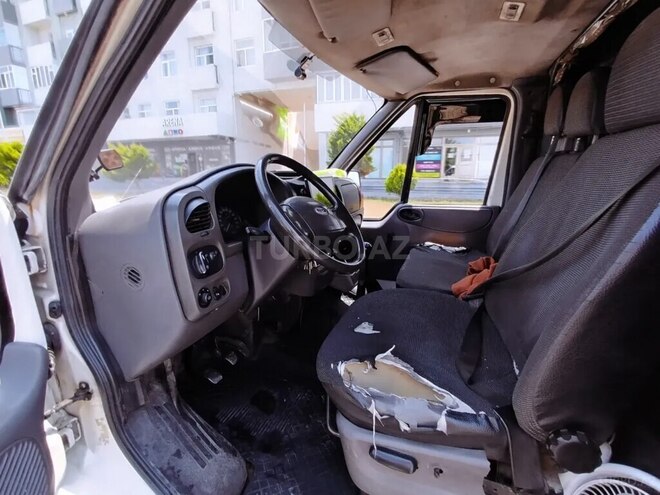 Ford Transit-11