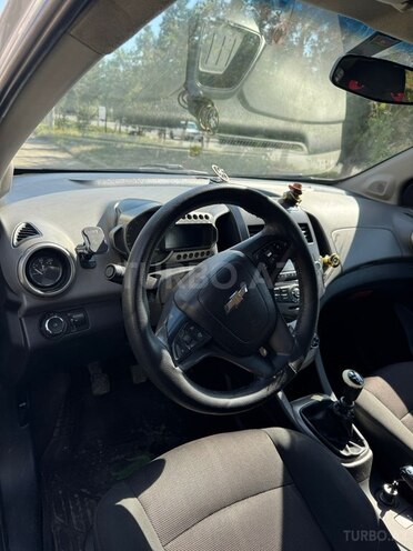 Chevrolet Aveo-7