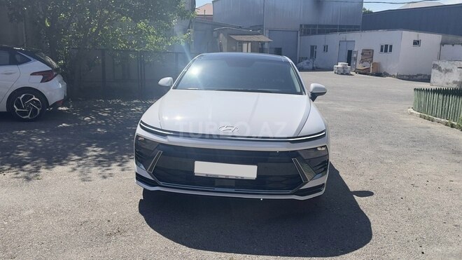 Hyundai Sonata-1