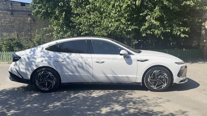 Hyundai Sonata-4