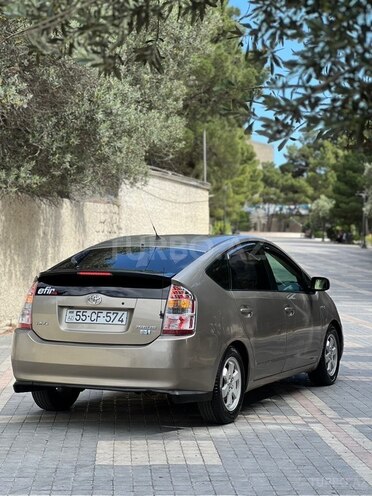 Toyota Prius-8