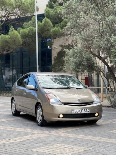 Toyota Prius-4