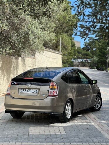 Toyota Prius-7