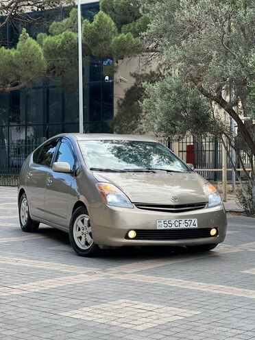 Toyota Prius-3