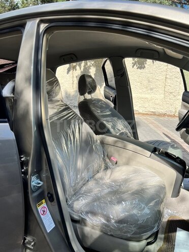 Toyota Prius-13