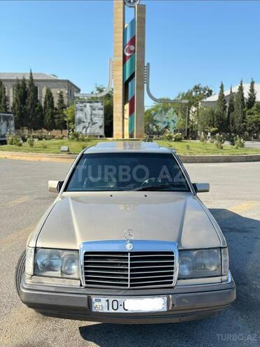 Mercedes 200 D-1