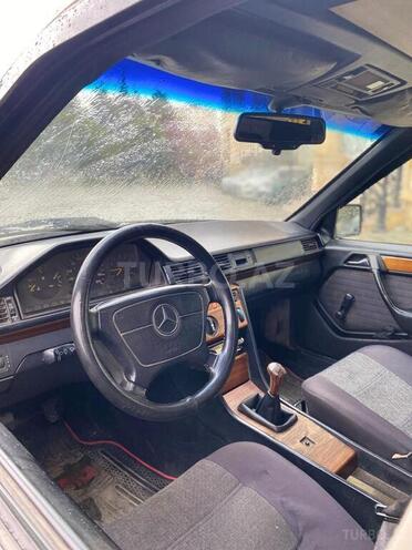 Mercedes 200 D-9
