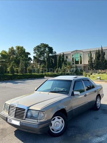 Mercedes 200 D-5