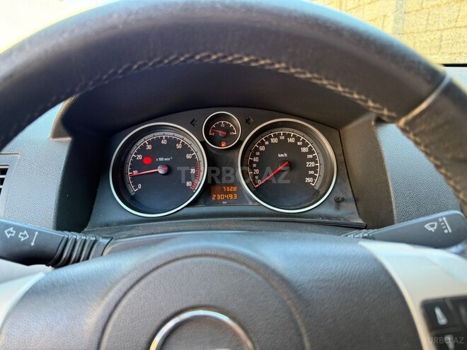 Opel Astra-11