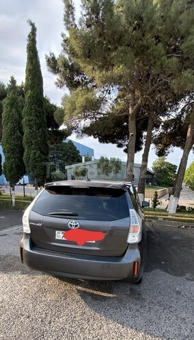 Toyota Prius-3