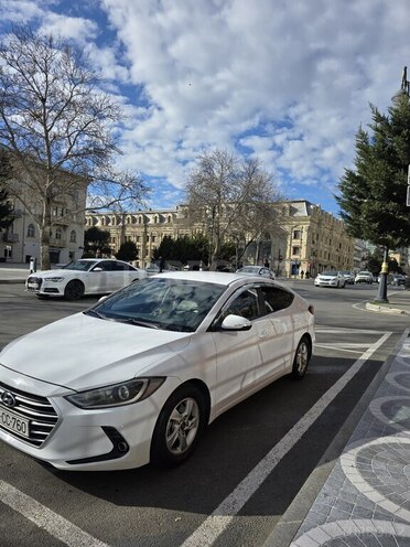 Hyundai Avante-2
