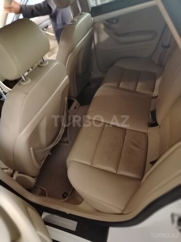 Audi A4-11