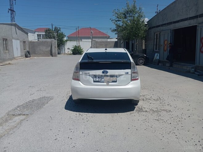 Toyota Prius-2