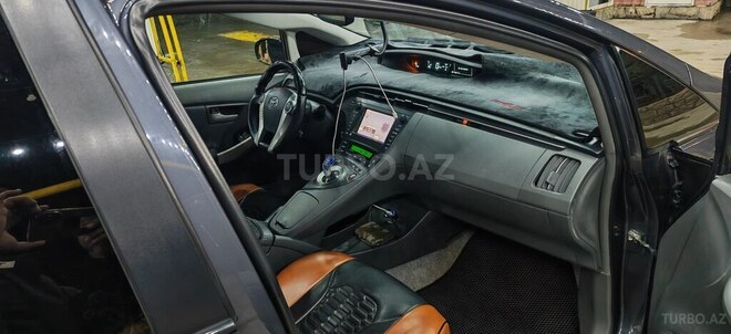 Toyota Prius-16