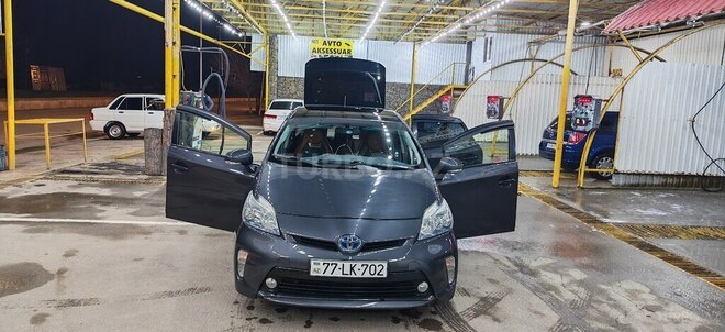 Toyota Prius-15