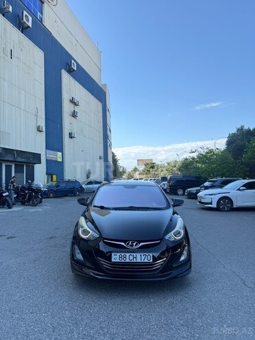 Hyundai Elantra-1