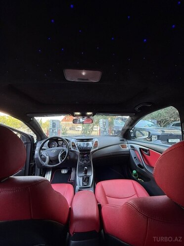 Hyundai Elantra-5