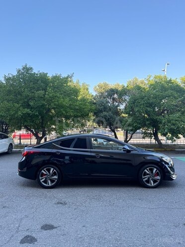 Hyundai Elantra-3