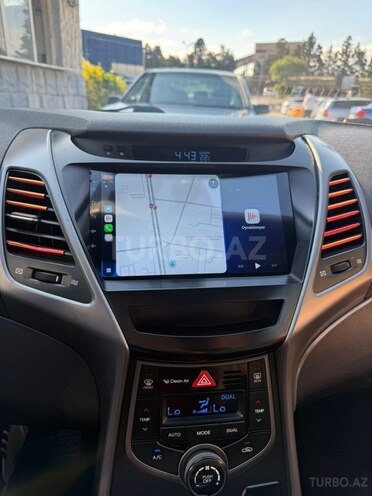 Hyundai Elantra-10