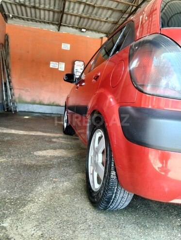 Kia Rio-5