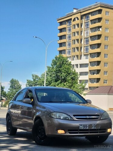 Chevrolet Lacetti-1