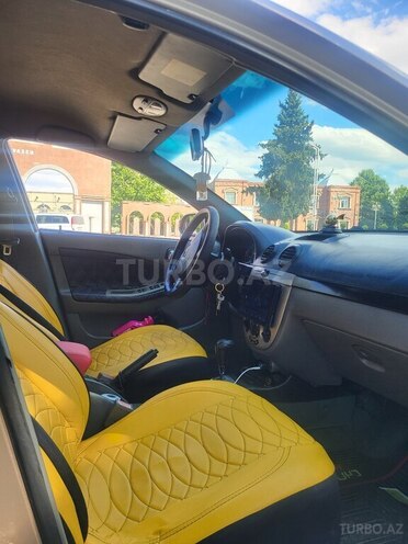Chevrolet Lacetti-10