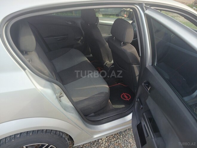 Opel Astra-10