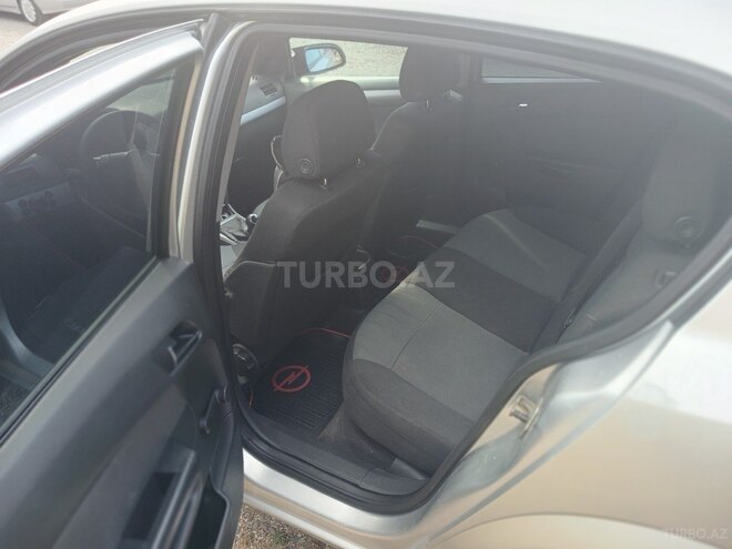 Opel Astra-11