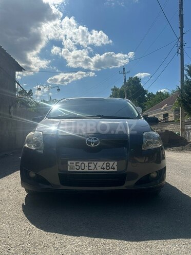 Toyota Auris-1