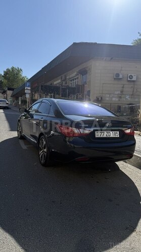 Hyundai Sonata-5