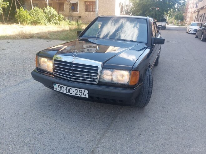 Mercedes 190-1