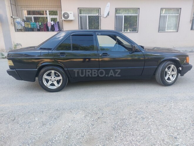 Mercedes 190-4