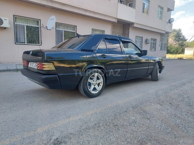 Mercedes 190-5