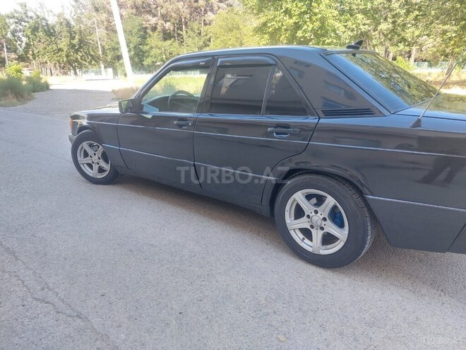 Mercedes 190-7