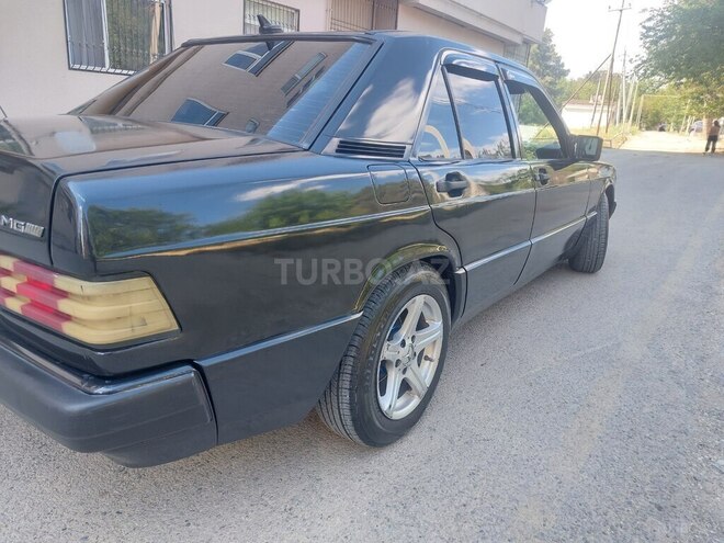Mercedes 190-9