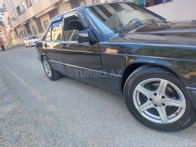 Mercedes 190-8