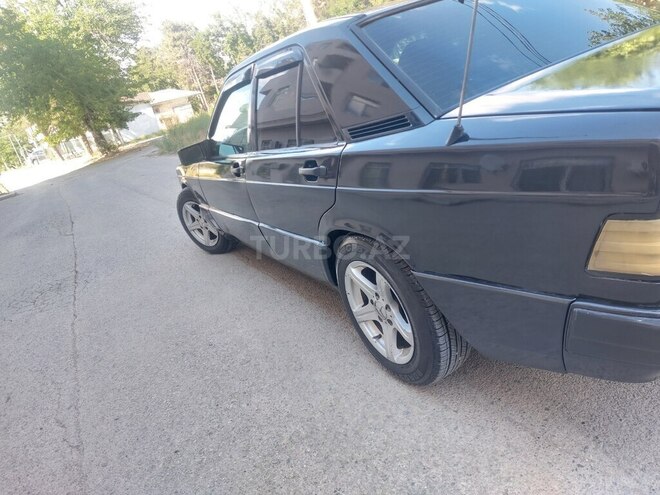 Mercedes 190-13