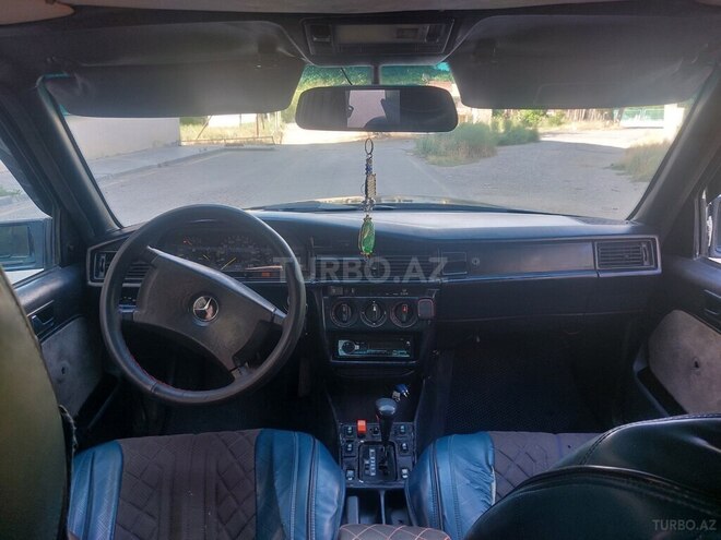 Mercedes 190-15