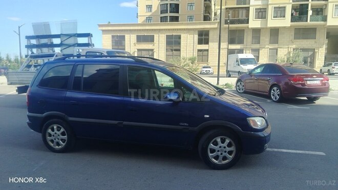 Opel Zafira-4