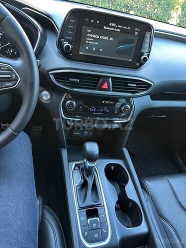 Hyundai Santa Fe-11