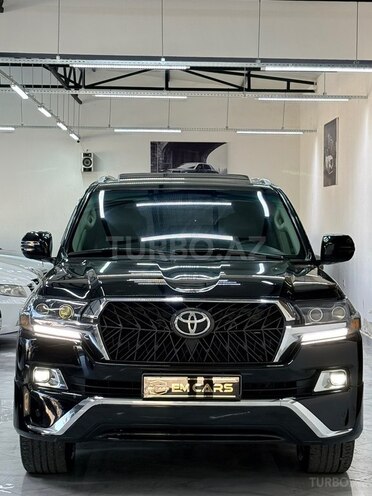Toyota Land Cruiser-6