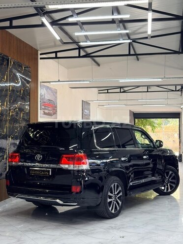 Toyota Land Cruiser-8