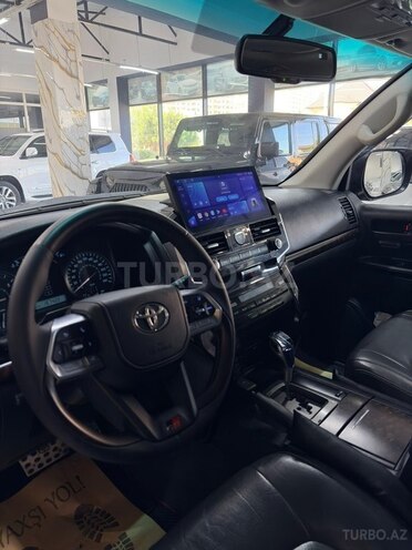 Toyota Land Cruiser-14