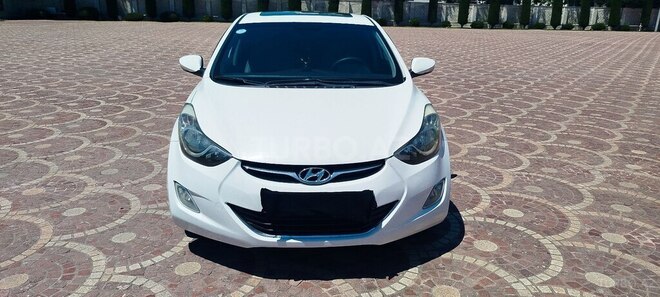 Hyundai Elantra-1