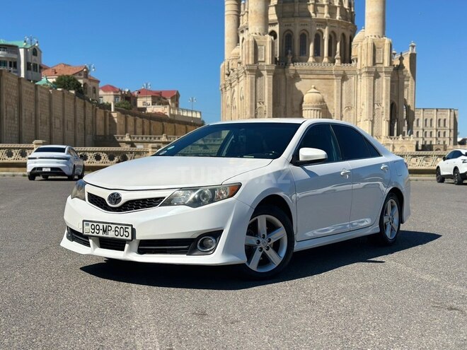 Toyota Camry-1