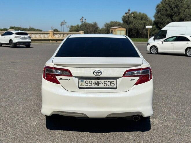 Toyota Camry-3