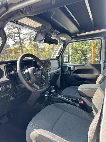 Jeep Wrangler-9