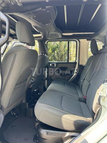 Jeep Wrangler-11