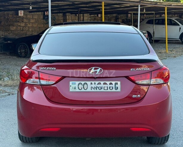 Hyundai Elantra-8