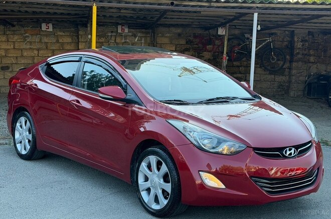 Hyundai Elantra-3